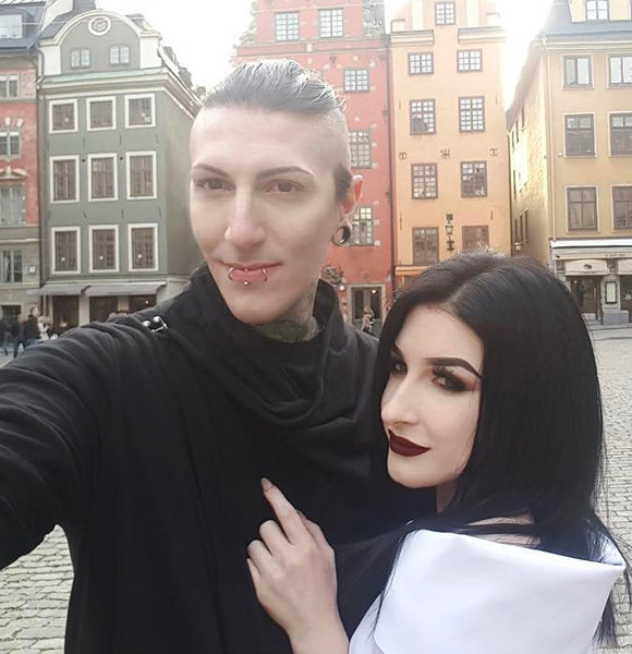 Featured image of post Chris Motionless Wife